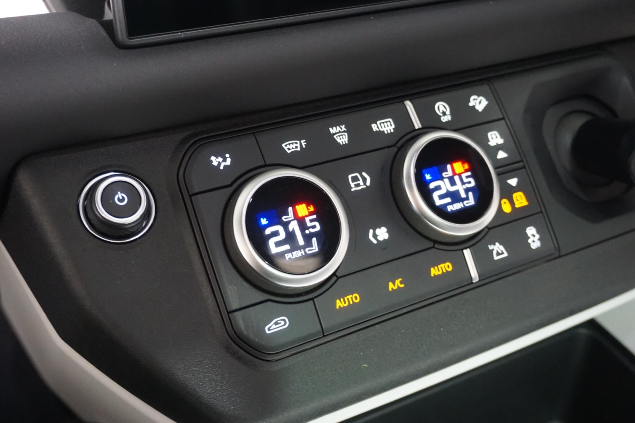 Land Rover Defender 110 3.0 D350 MHEV X-Dynamic SE SUV 5dr Diesel Auto 4WD Euro 6 (s/s) (350 ps)